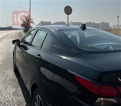 نيسان فيرسا